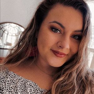 Meet your Posher, Alexandra